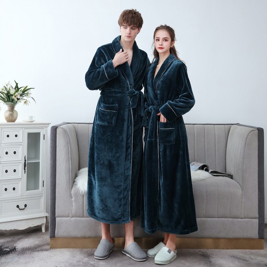Thick, fleece-lined flannel couple's bathrobe for men, long, large-size coral fleece robe for women, winter pajamas. Thick, fleece-lined flannel couple's bathrobe for men, long, large-size coral fleece robe for women, winter pajamas.