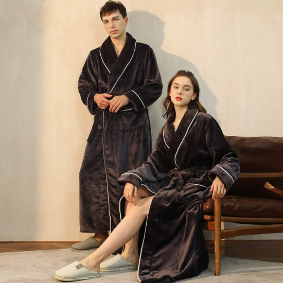 End of year INSS flannel robe for men, simple, large-size coral fleece couple's bathrobe for women, long, thick, autumn and winter. End of year INSS flannel robe for men, simple, large-size coral fleece couple's bathrobe for women, long, thick, autumn and winter.