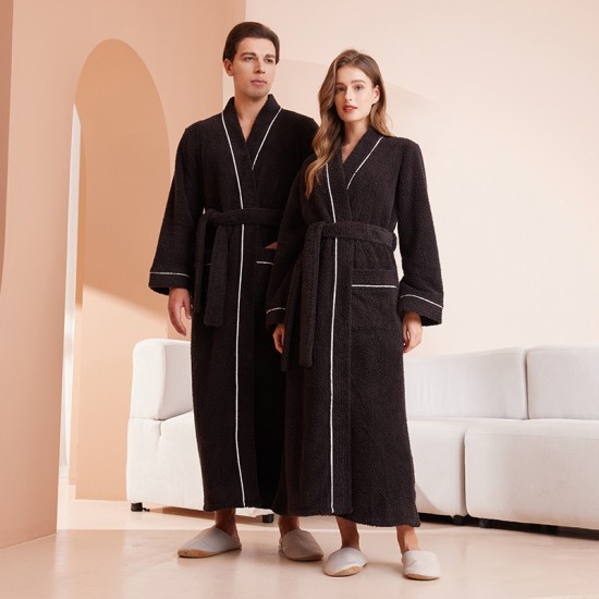 Autumn/Winter New thickened, long-size mink fleece couple's robes for men and women, with a patchwork flannel bathrobe. Autumn/Winter New thickened, long-size mink fleece couple's robes for men and women, with a patchwork flannel bathrobe.