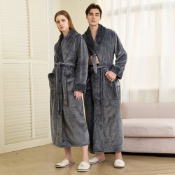 320g thickened flannel nightgown with back print for autumn and winter, men's, European-sized, long coral fleece bathrobe for women, luxurious feel. 320g thickened flannel nightgown with back print for autumn and winter, men's, European-sized, long coral fleece bathrobe for women, luxurious feel.