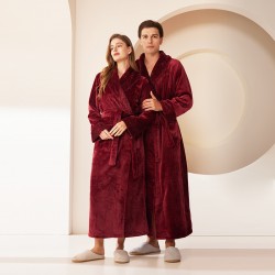 Thick, warm flannel couple's bathrobe for women, long, winter coral fleece bathrobe for men, plus size (200 catties). Thick, warm flannel couple's bathrobe for women, long, winter coral fleece bathrobe for men, plus size (200 catties).