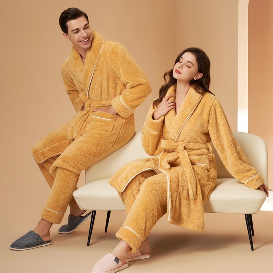 Autumn and winter thickened and long couple's robes for women, plus-size warm bathrobes for men and women. Autumn and winter thickened and long couple's robes for women, plus-size warm bathrobes for men and women.